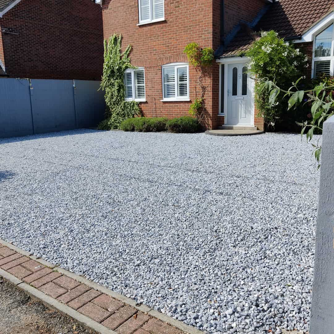 Gravel driveway installers near Grantham