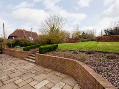 Affordable retaining wall company Lincolnshire