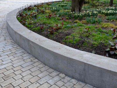 Retaining wall installers near Lincolnshire